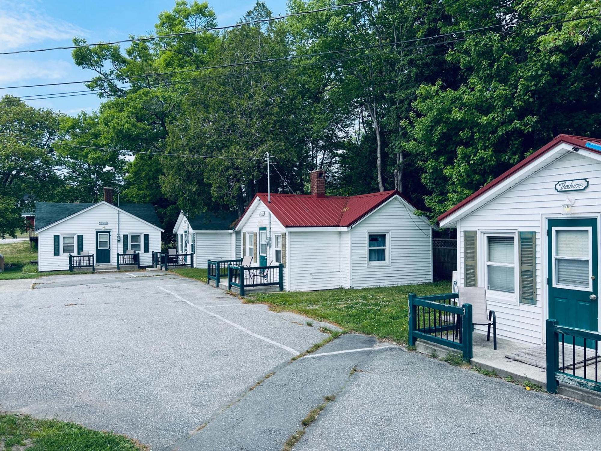 Mackenzie Motel & Cottages Shelburne Extérieur photo