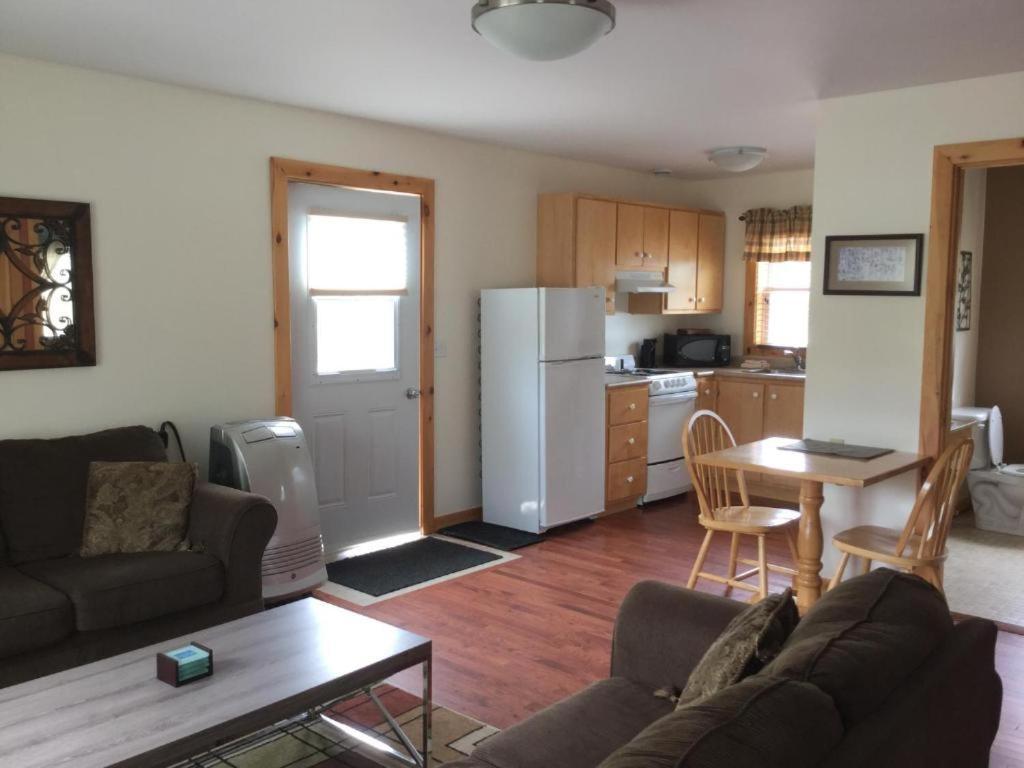 Mackenzie Motel & Cottages Shelburne Extérieur photo
