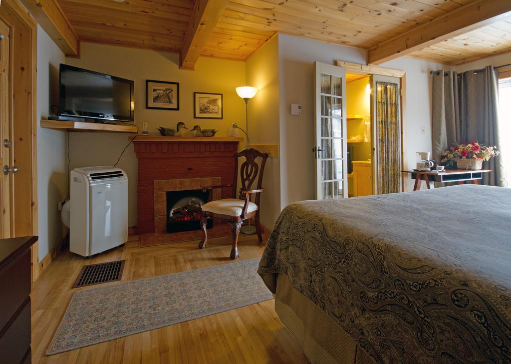 Mackenzie Motel & Cottages Shelburne Extérieur photo