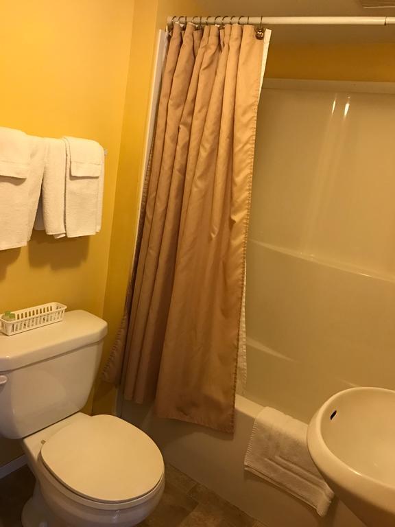 Mackenzie Motel & Cottages Shelburne Extérieur photo