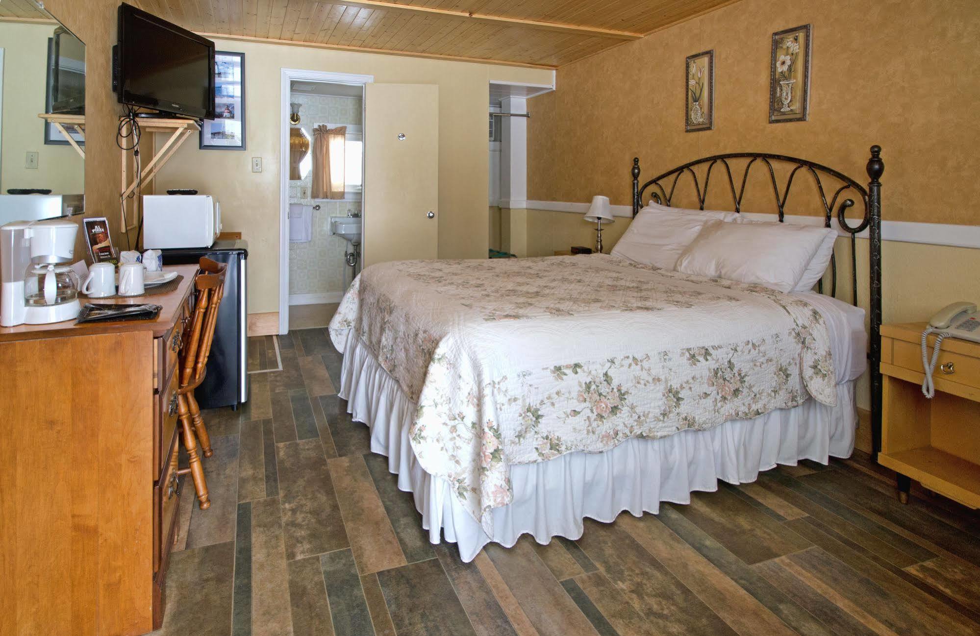 Mackenzie Motel & Cottages Shelburne Extérieur photo