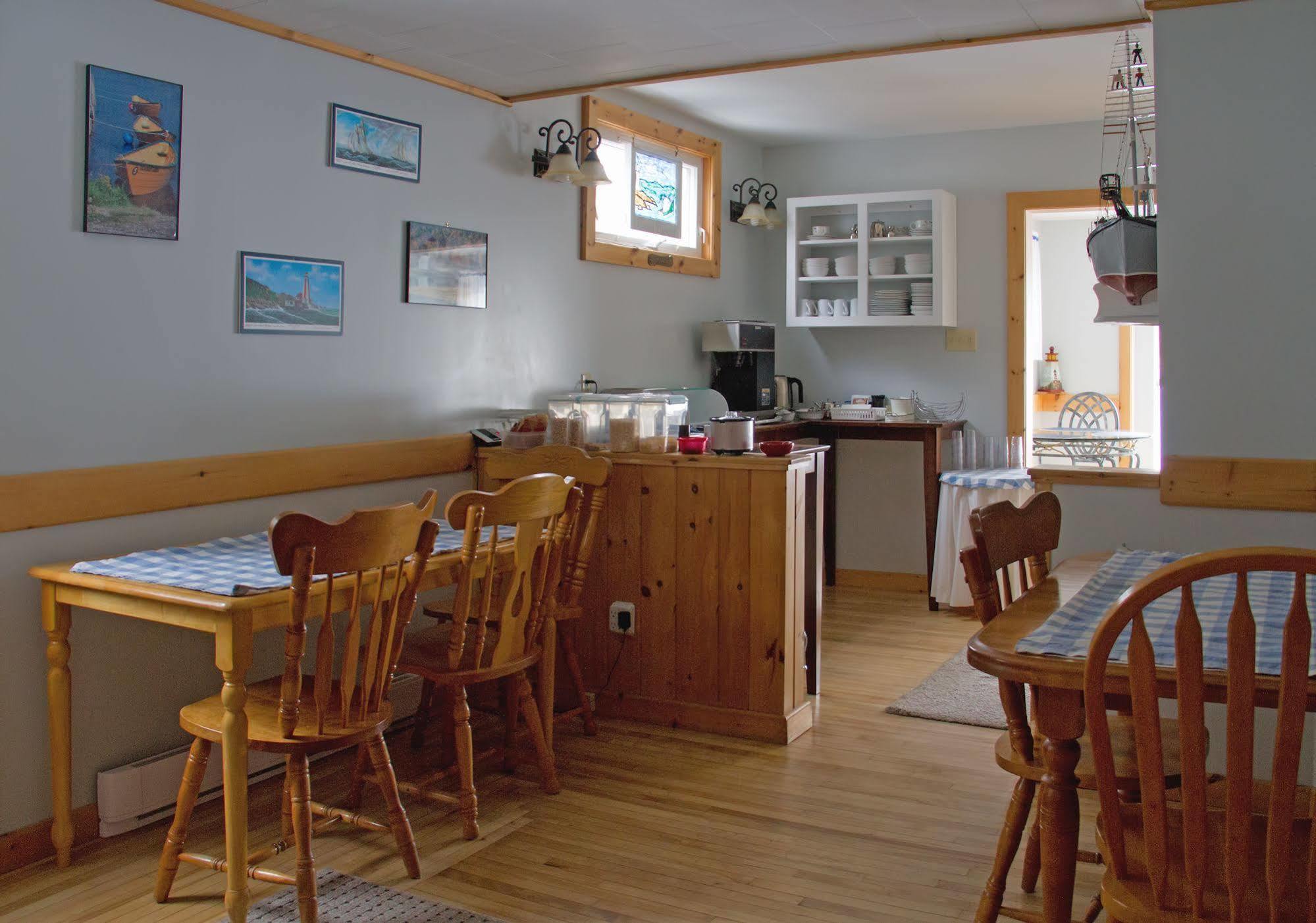 Mackenzie Motel & Cottages Shelburne Extérieur photo