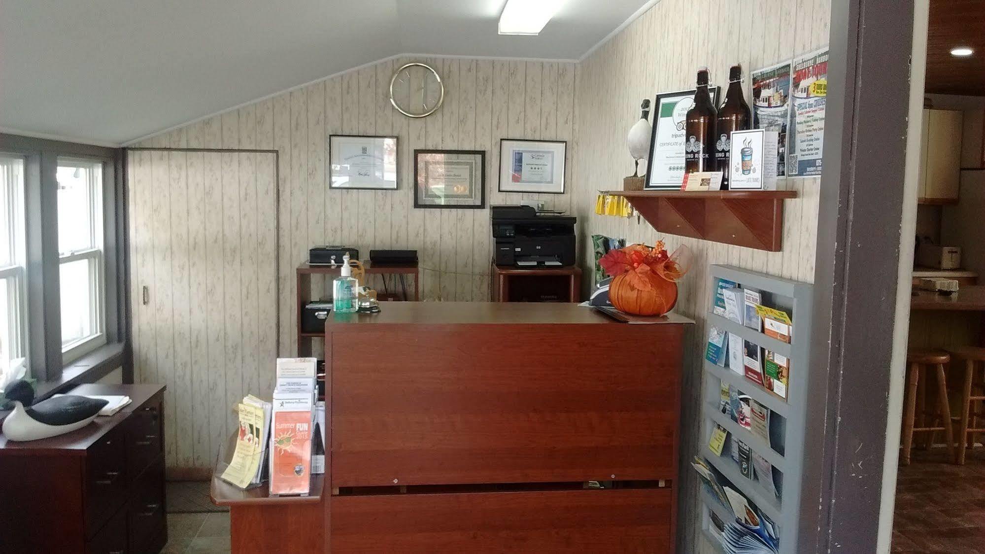 Mackenzie Motel & Cottages Shelburne Extérieur photo